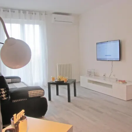 Urban Gateway - Two Bedroom With Balcony * Zadar