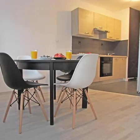 Urban Gateway - Two Bedroom With Balcony